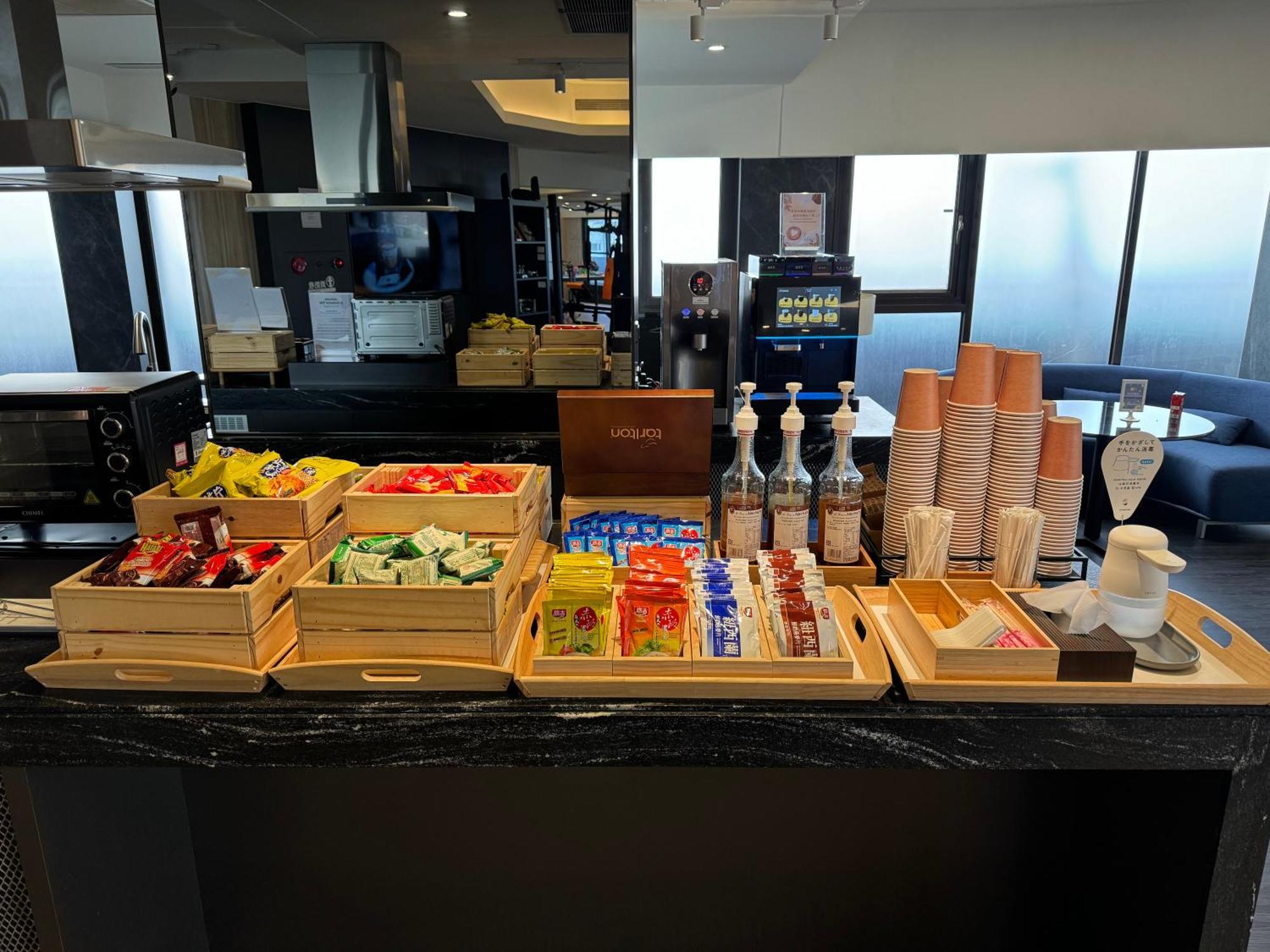 Hub Hotel - Songshan Airport Branch Taipei Eksteriør billede